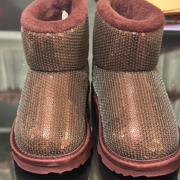 Classic Mini Mirror Ball Toddler UGGS - Picture 3 of 16